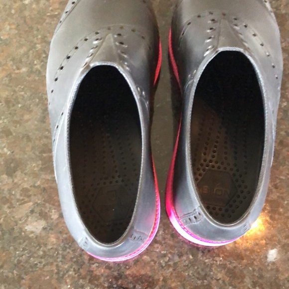 “Like New” Biion Shoes - Picture 4 of 6